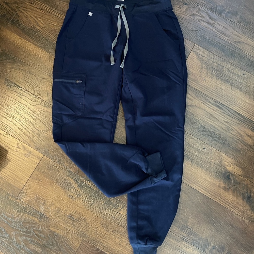 Figs size small navy Joggers